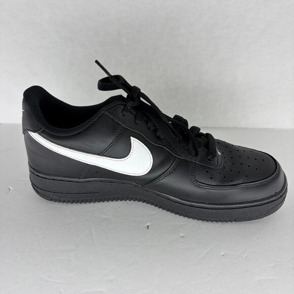 Nike Air Force 1 Low 07 Black White Swoosh Mens Size 9 FZ0627-010 Near Deadstock main image 5